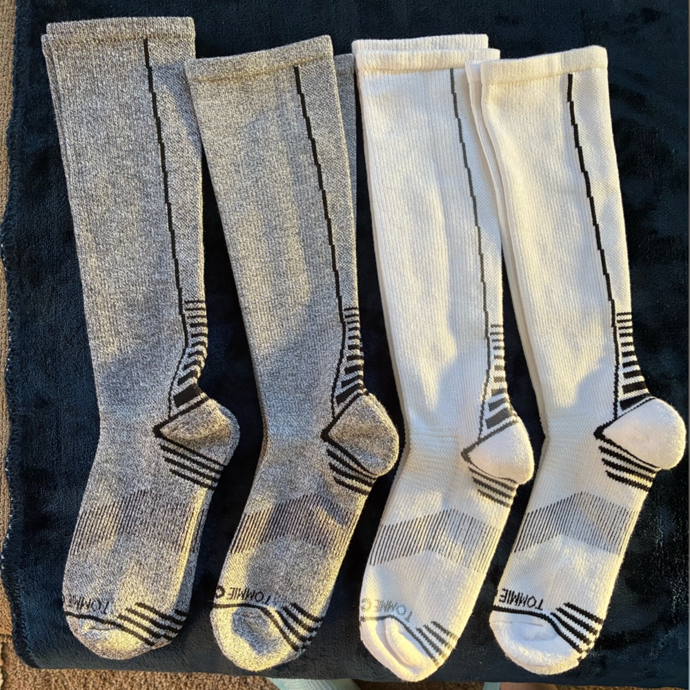 Tommie Copper 4 pairs Women’s Size M Compression Socks NEW Without Tags